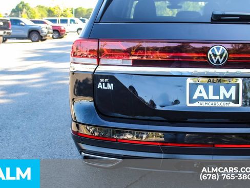 Used 2025 Volkswagen Atlas SE FWD image 11