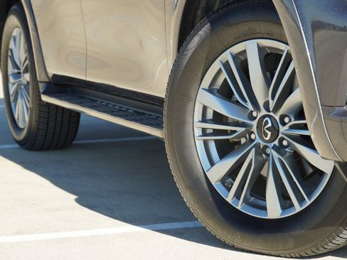 Certified 2024 INFINITI QX80 Luxe image 3