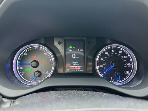 Used 2021 Toyota Venza LE image 22