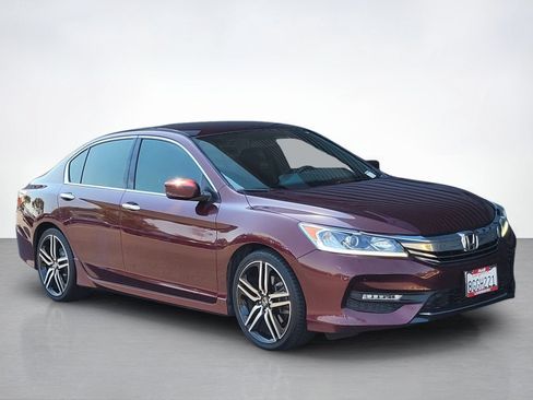 Used 2017 Honda Accord Sport image 10