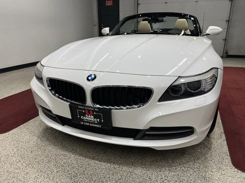 Used 2011 BMW Z4 sDrive30i image 7