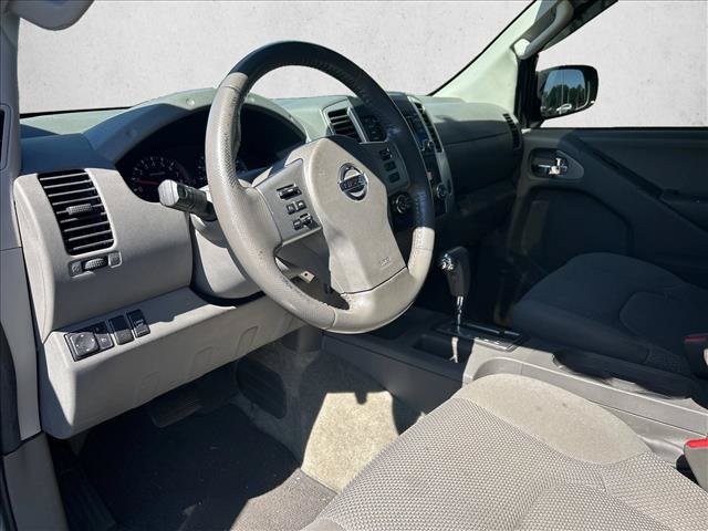 Used 2016 Nissan Frontier SV w/ SV Value Truck Package RWD image 5