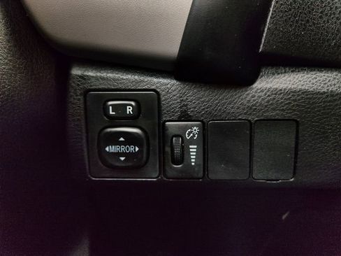 Used 2018 Toyota Corolla LE image 21