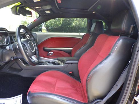 Used 2017 Dodge Challenger GT w/ GT Interior Package AWD/4WD image 10