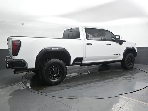 Used 2024 GMC Sierra 2500 AT4X w/ AT4X AEV Edition image 4