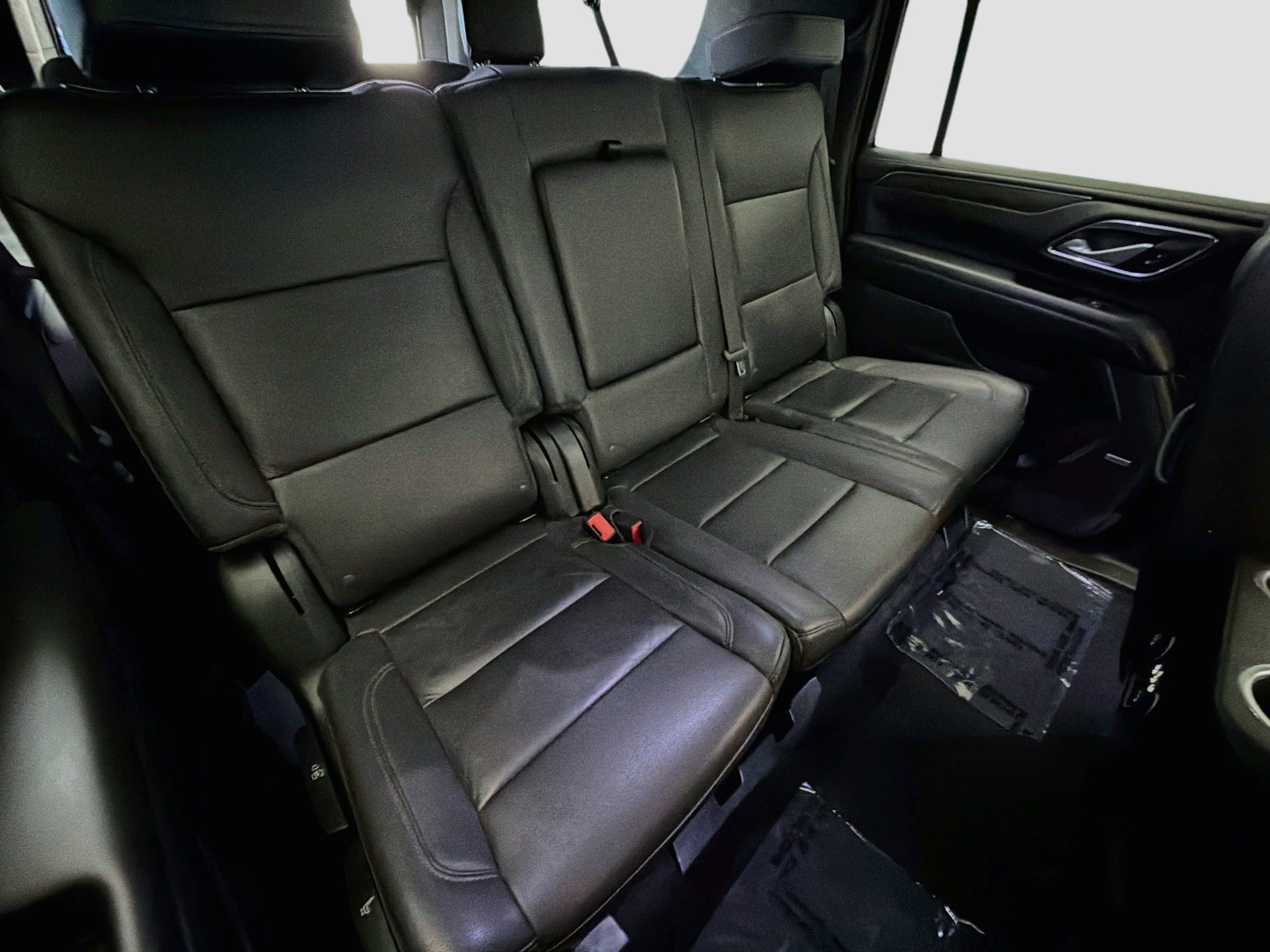 Used 2022 Chevrolet Suburban LT w/ Luxury Package RWD image 14