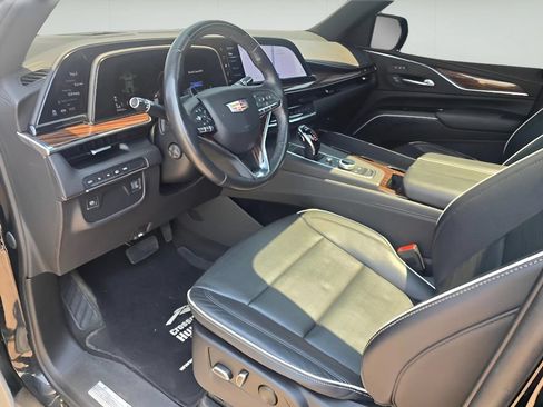 Used 2023 Cadillac Escalade Premium Luxury AWD/4WD image 24