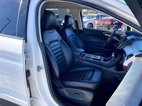 Used 2023 Ford Edge SEL w/ Convenience Package image 10