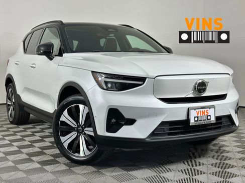 Used 2023 Volvo XC40 Recharge Plus image 1