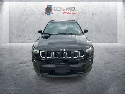 Used 2024 Jeep Compass Latitude image 9