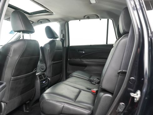 Used 2021 Honda Pilot Black Edition image 16