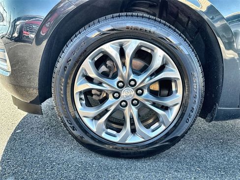 Used 2018 Buick Enclave Avenir w/ Avenir Technology Package image 10