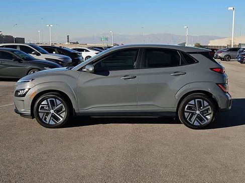 Used 2023 Hyundai Kona Limited w/ Cargo Package FWD image 7