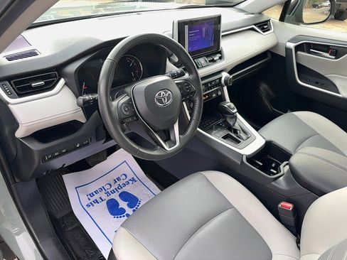 Used 2023 Toyota RAV4 XLE Premium image 23