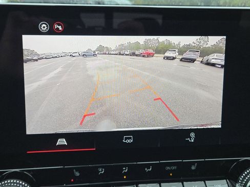 New 2026 GMC Canyon Elevation w/ Convenience Package image 10