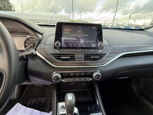 Used 2024 Nissan Altima 2.5 SV image 22