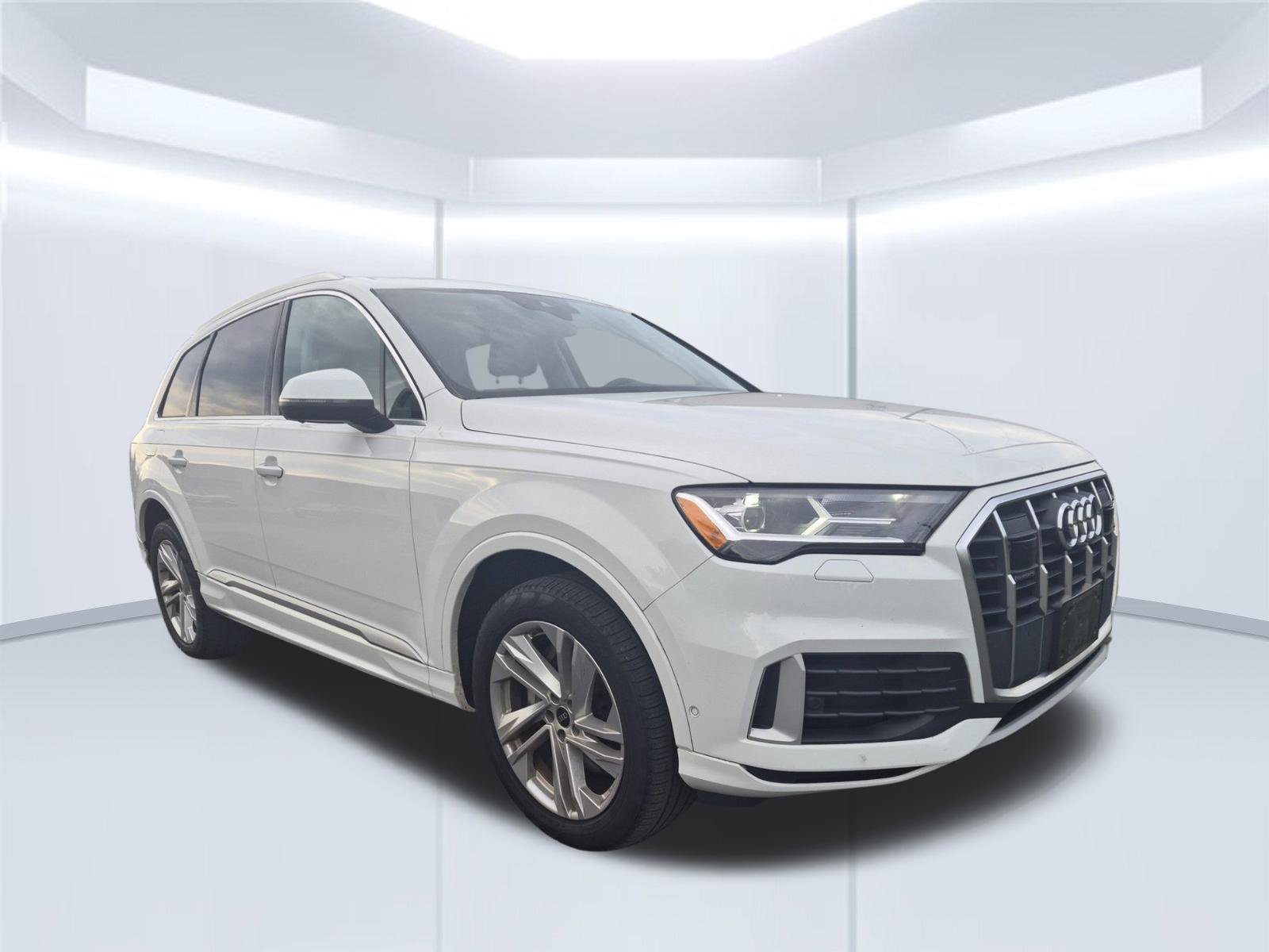 Used 2022 Audi Q7 3.0T Premium Plus w/ Premium Plus Package AWD/4WD image 2