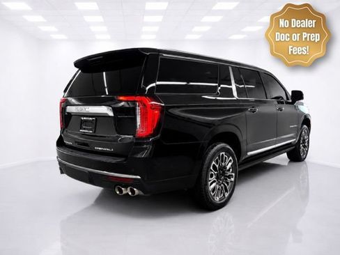 Used 2023 GMC Yukon XL Denali Ultimate w/ LPO, Floor Liner Package AWD/4WD image 3