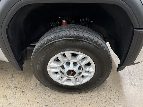 Used 2024 GMC Sierra 2500 Pro AWD/4WD image 19