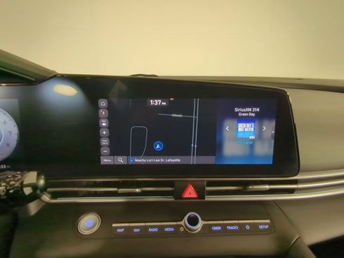 Used 2025 Hyundai Elantra SEL FWD image 22