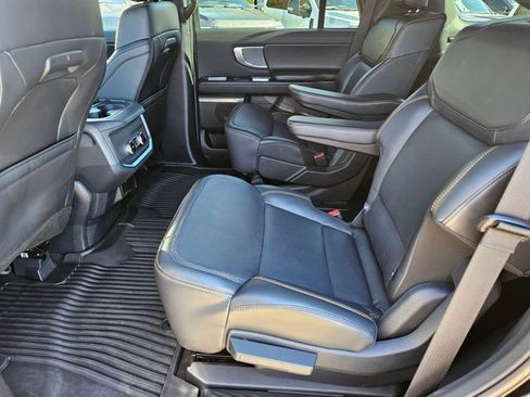 Used 2025 Ford Expedition Tremor image 18