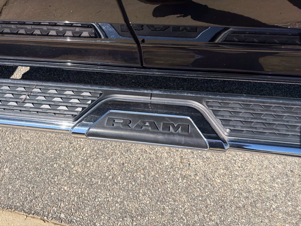 Used 2024 RAM 2500 Big Horn w/ Sport Appearance Package AWD/4WD image 12