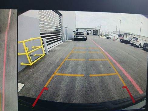 Used 2022 Chevrolet Tahoe Z71 w/ Luxury Package image 9