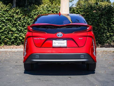 Used 2020 Toyota Prius Prime XLE FWD image 5