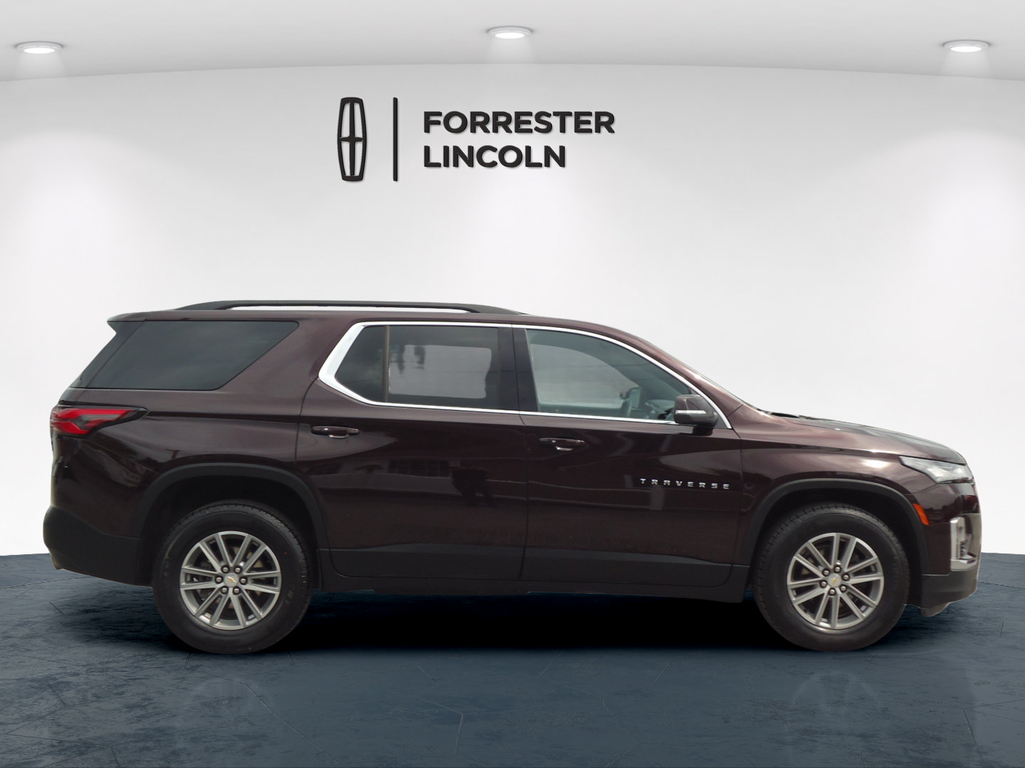 Used 2023 Chevrolet Traverse LT AWD/4WD image 2