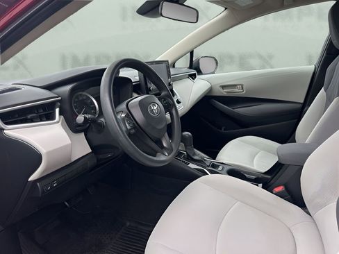 Used 2022 Toyota Corolla LE image 9