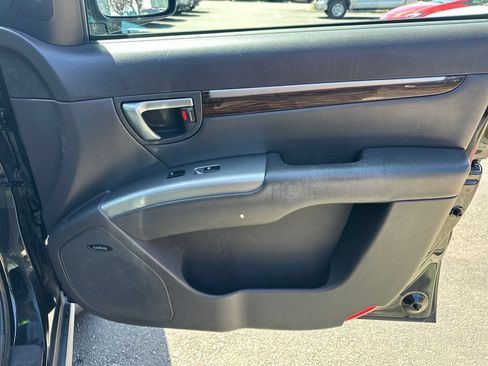 Used 2011 Hyundai Santa Fe Limited FWD image 16