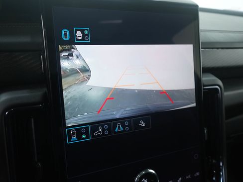 Used 2025 GMC Yukon XL AT4 w/ AT4 Premium Package image 24