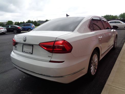 Used 2016 Volkswagen Passat 1.8T SE FWD image 5