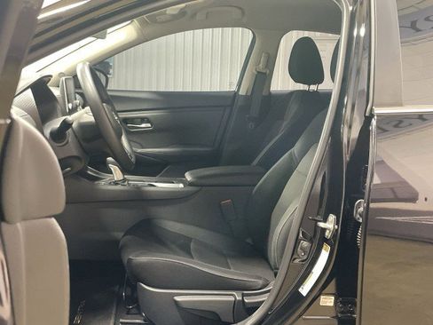 Used 2025 Nissan Sentra SV FWD image 15