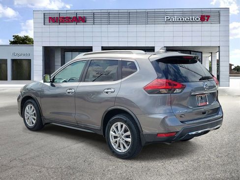 Used 2018 Nissan Rogue SV w/ Premium Package FWD image 4