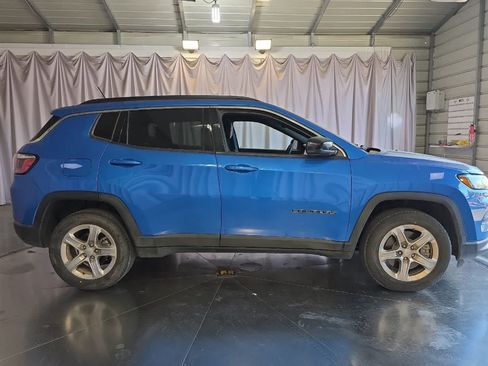 Used 2024 Jeep Compass Latitude AWD/4WD image 9