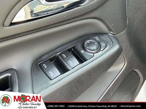 Used 2024 Chevrolet Equinox LT FWD image 16