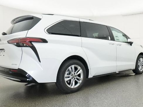 New 2026 Toyota Sienna Limited FWD image 25