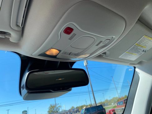 Used 2021 Jeep Renegade Latitude w/ Convenience Group image 30