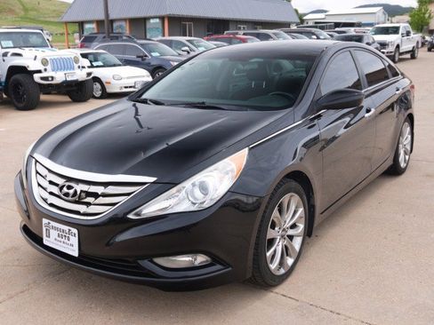 Used 2013 Hyundai Sonata SE FWD image 2