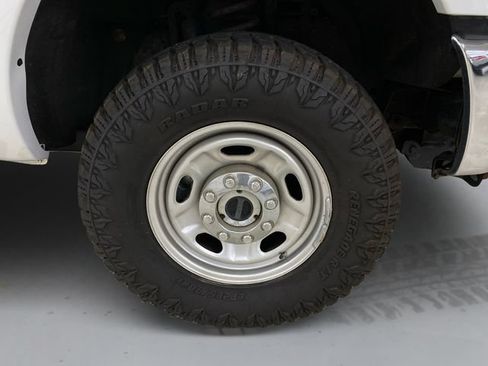Used 2015 Ford F250 XL w/ Power Equipment Group AWD/4WD image 15