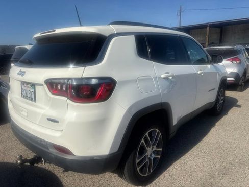 Used 2018 Jeep Compass Latitude w/ Popular Equipment Group AWD/4WD image 5