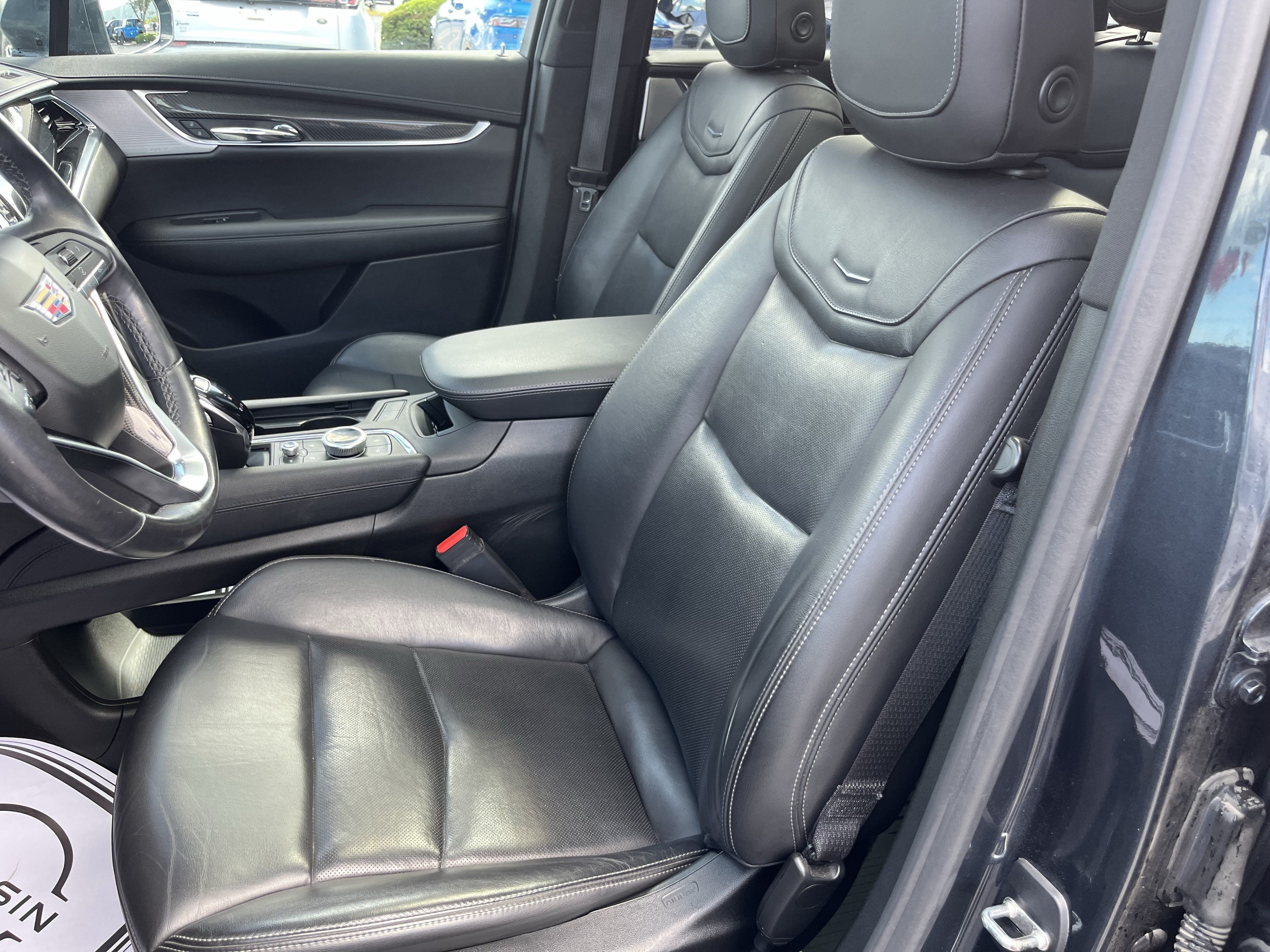Used 2020 Cadillac XT6 Sport w/ LPO, Floor Liner Package AWD/4WD image 16