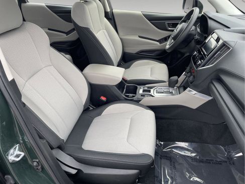 Used 2024 Subaru Forester Base image 28