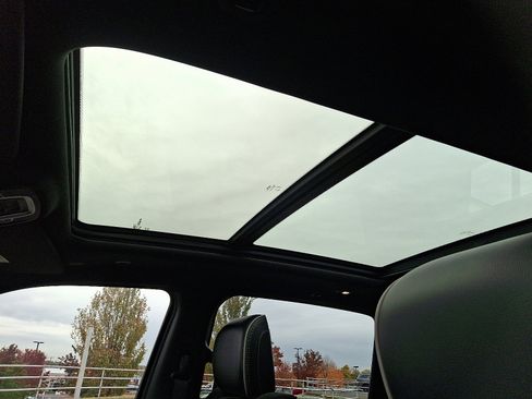 Certified 2021 RAM 1500 Laramie image 14