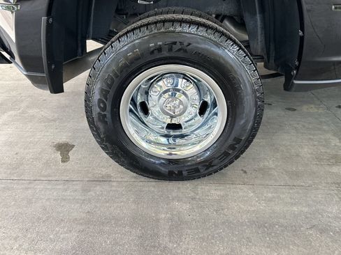 Used 2024 RAM 3500 Tradesman w/ Chrome Appearance Group AWD/4WD image 22
