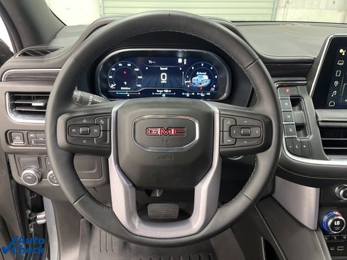 Used 2023 GMC Yukon XL SLT image 18