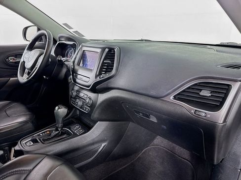 Used 2019 Jeep Cherokee Latitude Plus w/ Comfort/Convenience Group image 26