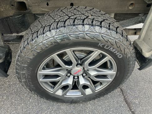 Used 2020 GMC Sierra 1500 AT4 w/ AT4 Premium Package AWD/4WD image 7