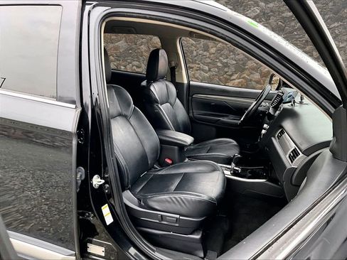 Used 2020 Mitsubishi Outlander ES image 7